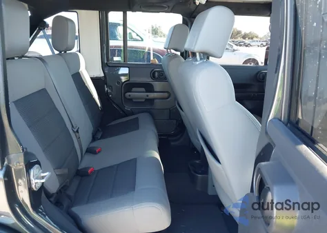 2010 Jeep Wrangler Unlimited Sahara z USA, uszkodzony, nr VIN 1J4BA5H16AL143044